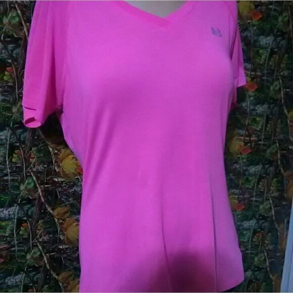 Pink Under Armour T shirt, size M - Picture 6 of 8